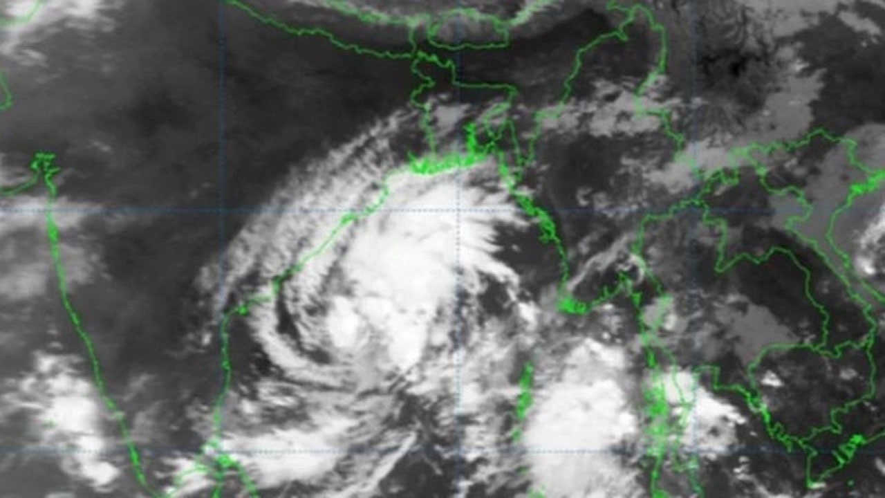 ঘূর্ণিঝড় হামুনের গতিপথের স্যাটেলাইট চিত্র। ছবি : সংগৃহীত