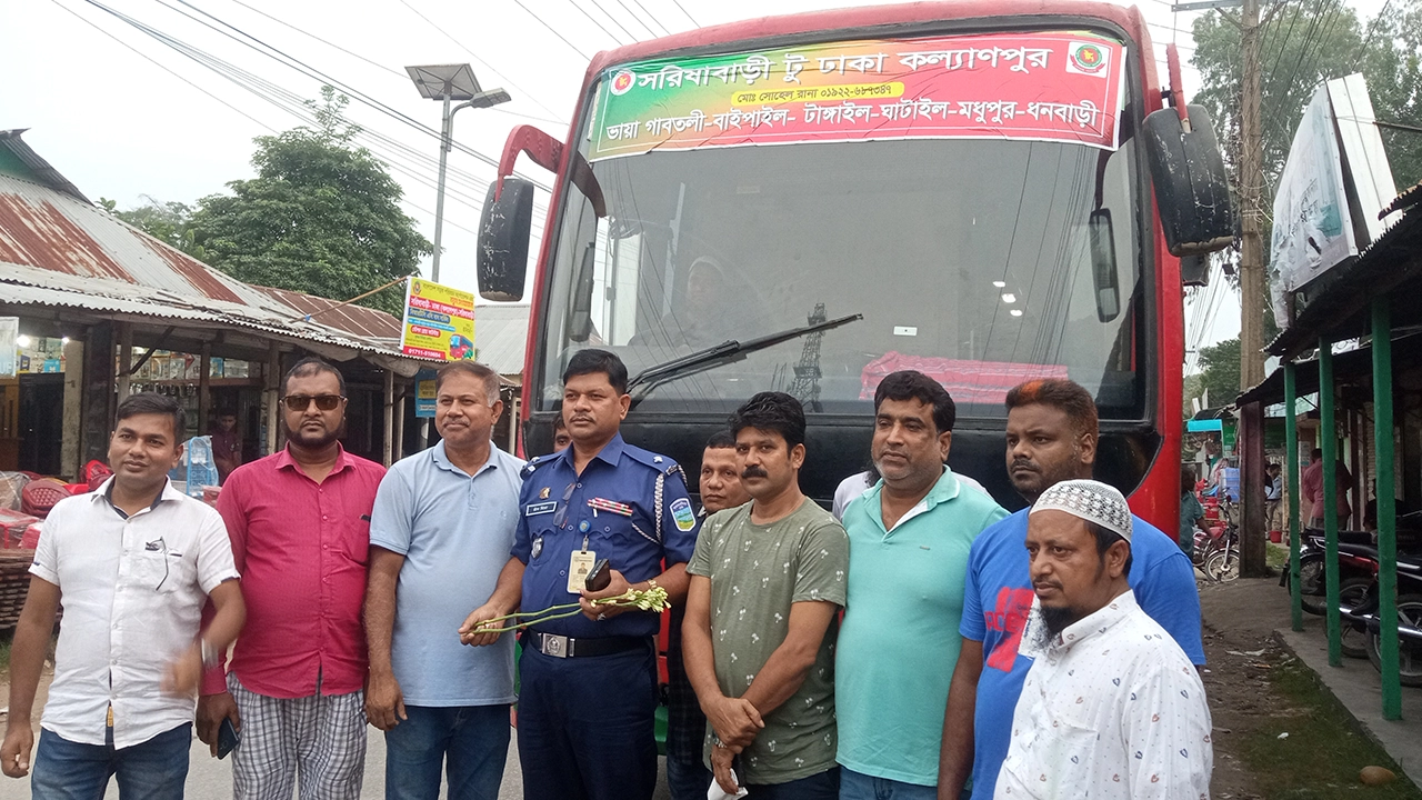 জামালপুরে সরিষাবাড়ীতে (বিআরটিসি) এসি বাস চালু। ছবি : কালবেলা