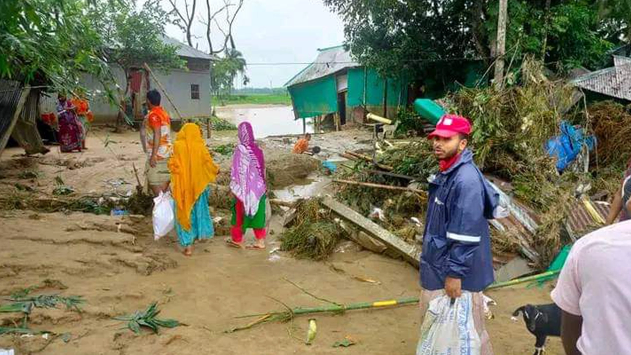 শেরপুরে বন্যার একটি খণ্ড চিত্র। ছবি : কালবেলা