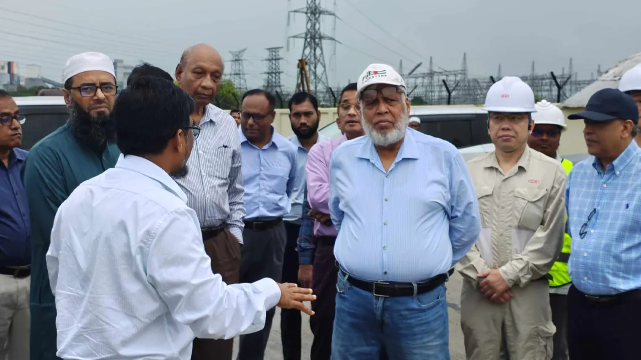 বাখরাবাদ পাইপলাইন প্রকল্পে পরিদর্শনে যান জ্বালানি উপদেষ্টা ফাওজুল কবির। ছবি : কালবেলা