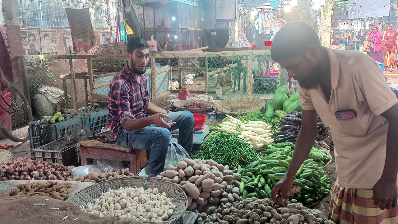 উলিপুর কাঁচাবাজার। ছবি : কালবেলা