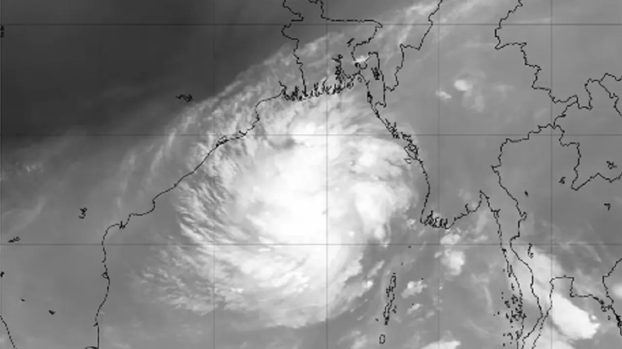 যে পথে এগোতে পারে ঘূর্ণিঝড় ‘ডানা’। ছবি : সংগৃহীত