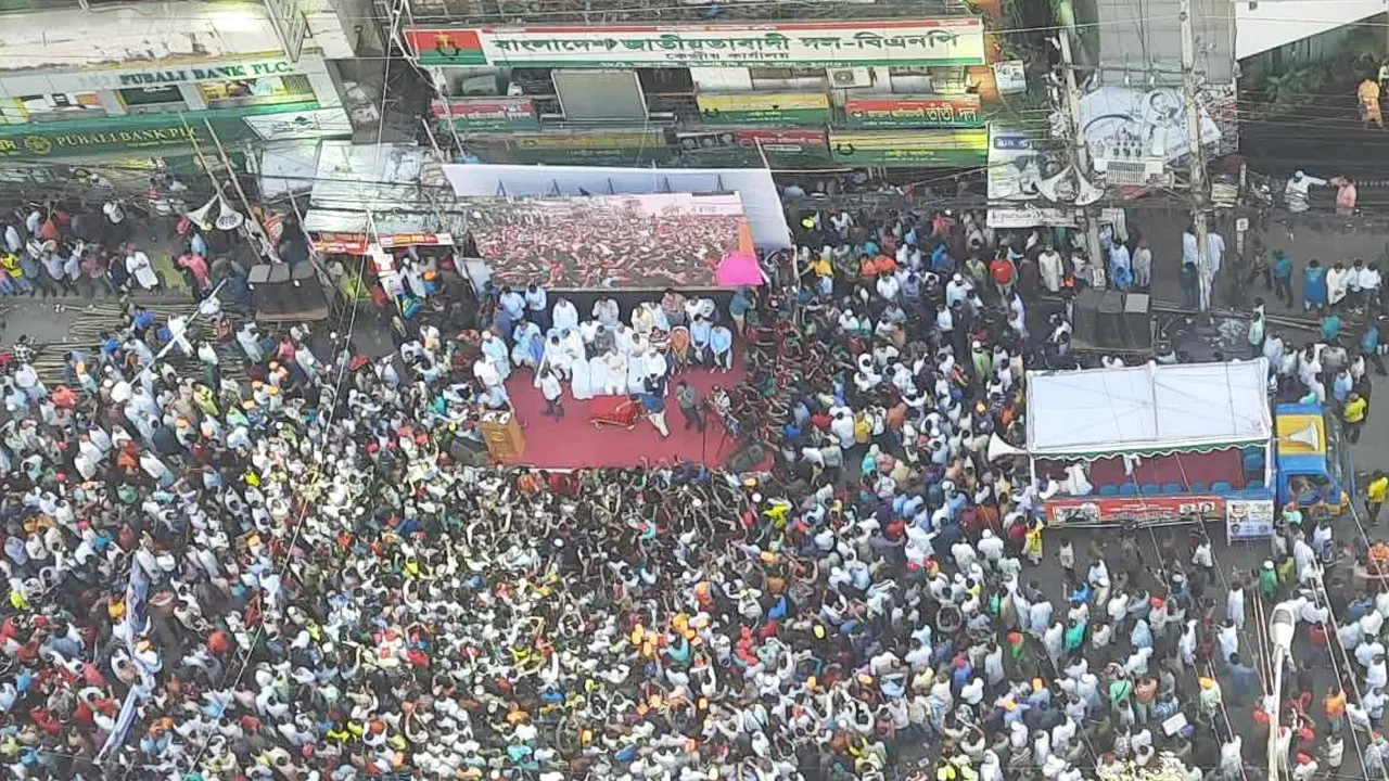 নয়াপল্টনে বিএনপির নেতাকর্মীরা। ছবি : কালবেলা