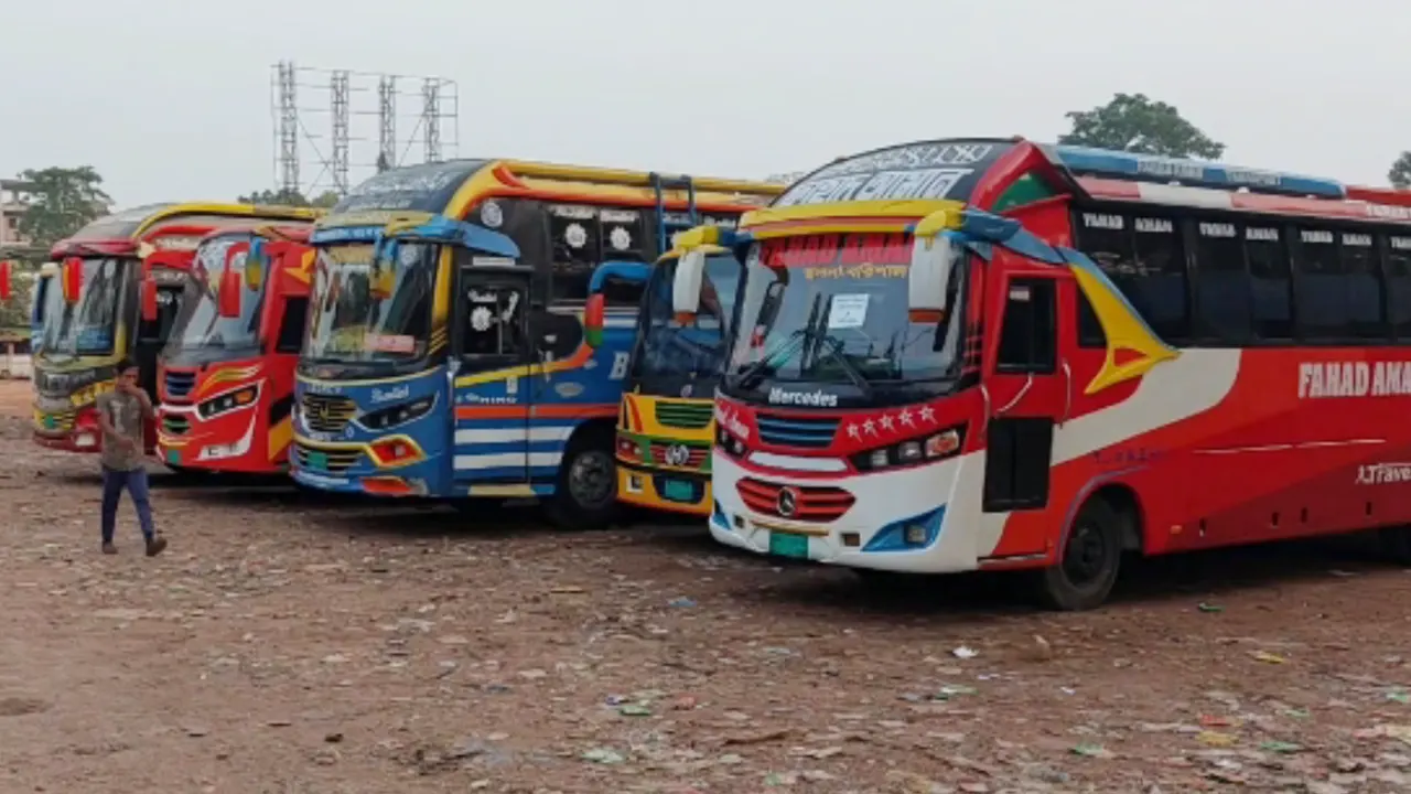 ধর্মঘটের ডাক দেয় ঝালকাঠি বাস মালিক সমিতি ও শ্রমিক ইউনিয়ন। ছবি : কালবেলা