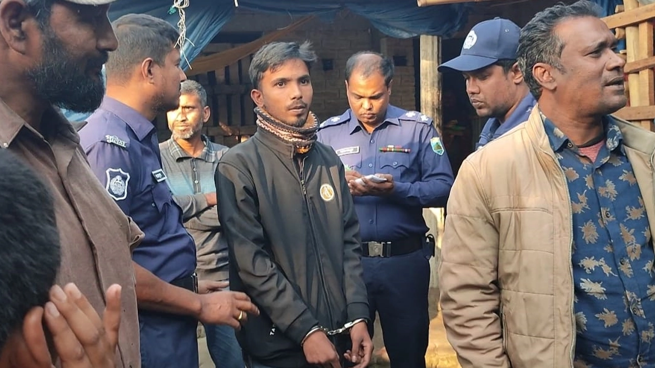 গ্রেপ্তার  ভুয়া সাংবাদিক নাহিদুল ইসলাম নাহিদ। ছবি : কালবেলা