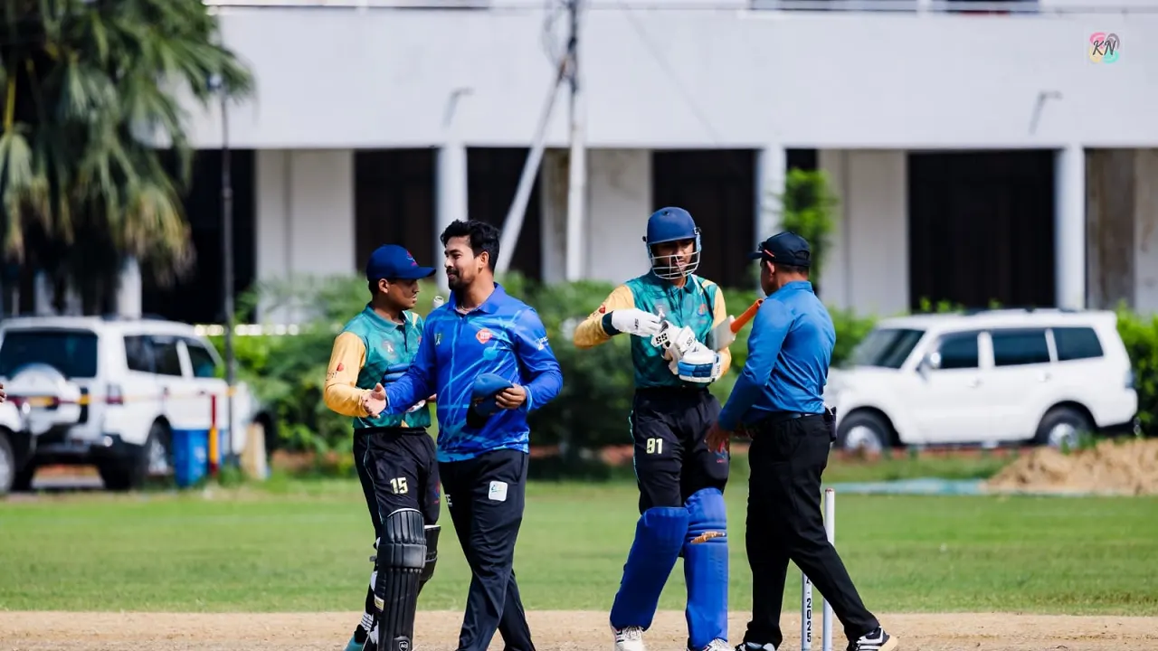 ক্যাডেট একাদশের কাছে ৩ উইকেটে হেরেছে নৌবাহিনী। ছবি : সংগৃহীত