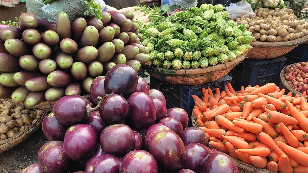 কাঁচা সবজির বাজার। ছবি : কালবেলা