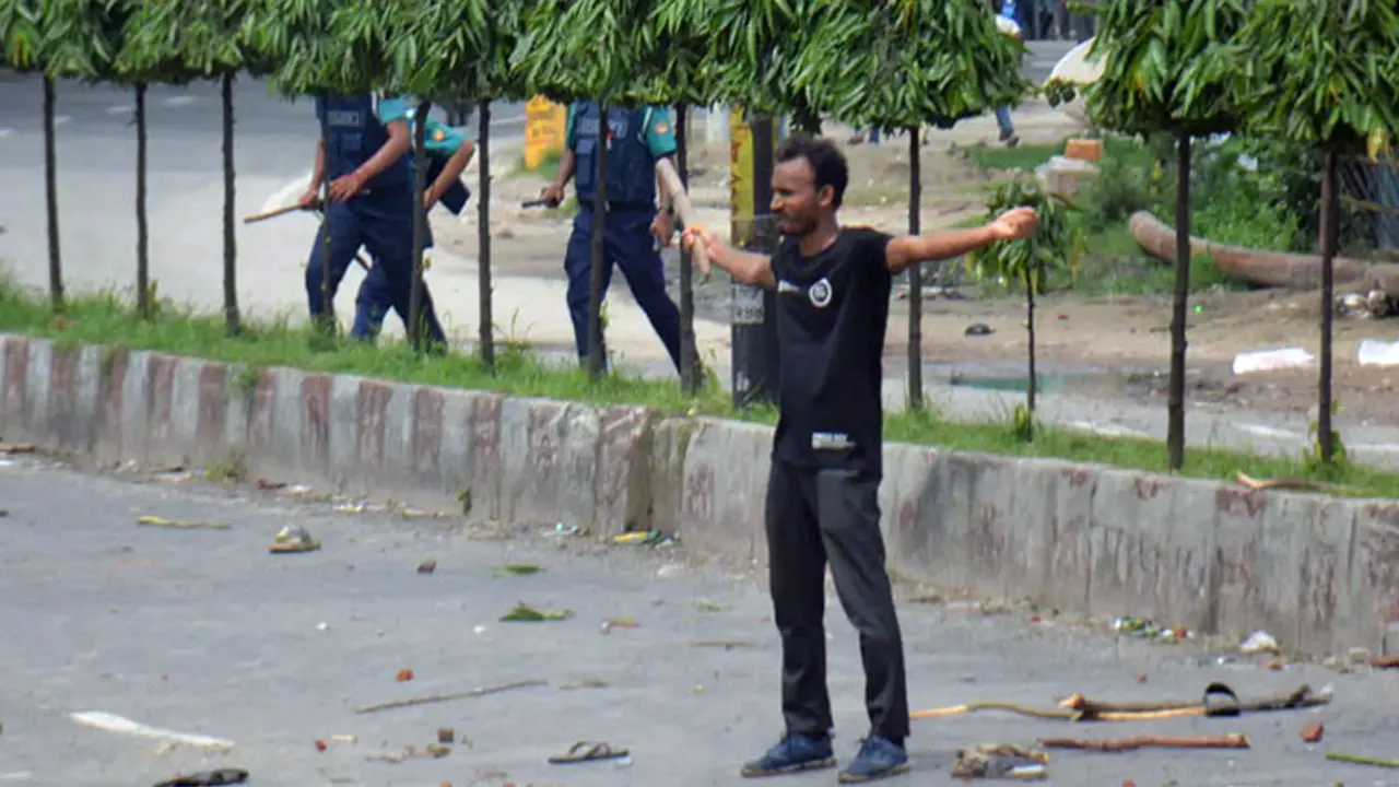 ২৫ জনের বিরুদ্ধে ট্রাইব্যুনালে শহীদ আবু সাঈদের পরিবারের অভিযোগ