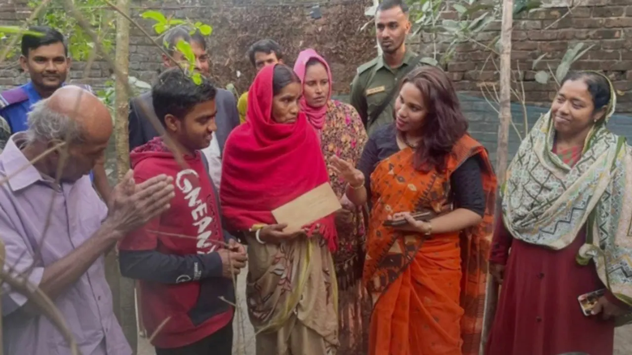 মেডিকেলে চান্স পাওয়া জয়ের পাশে দাঁড়ালেন ইউএনও