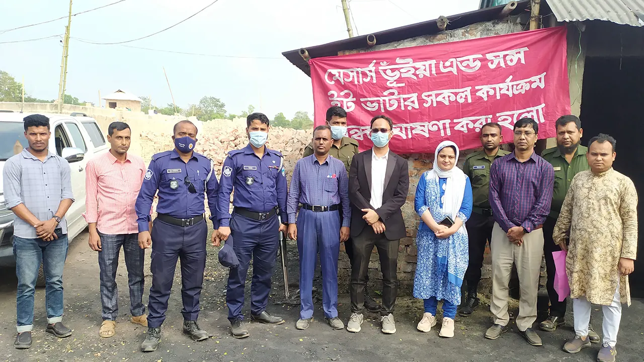 ব্রাহ্মণপাড়ায় ইটভাটা নিয়ন্ত্রণে অভিযান পরিচালনা করে উপজেলা প্রশাসন। ছবি : কালবেলা