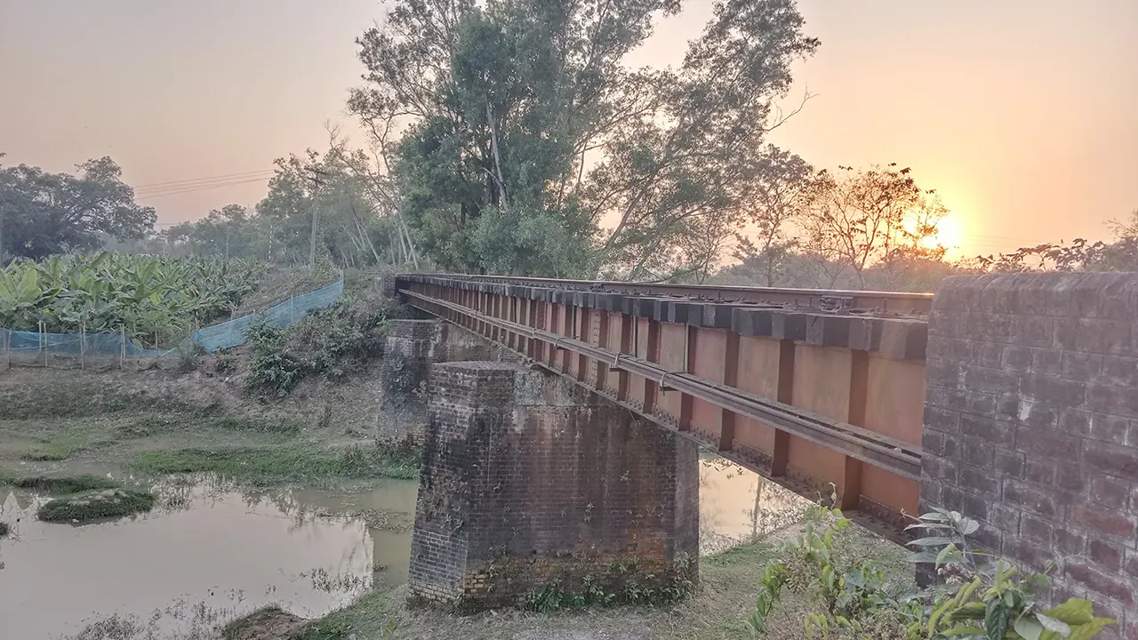 শ্রীমঙ্গল-কুলাউড়ার ঝুঁকিপূর্ণ রেলপথ। ছবি : কালবেলা