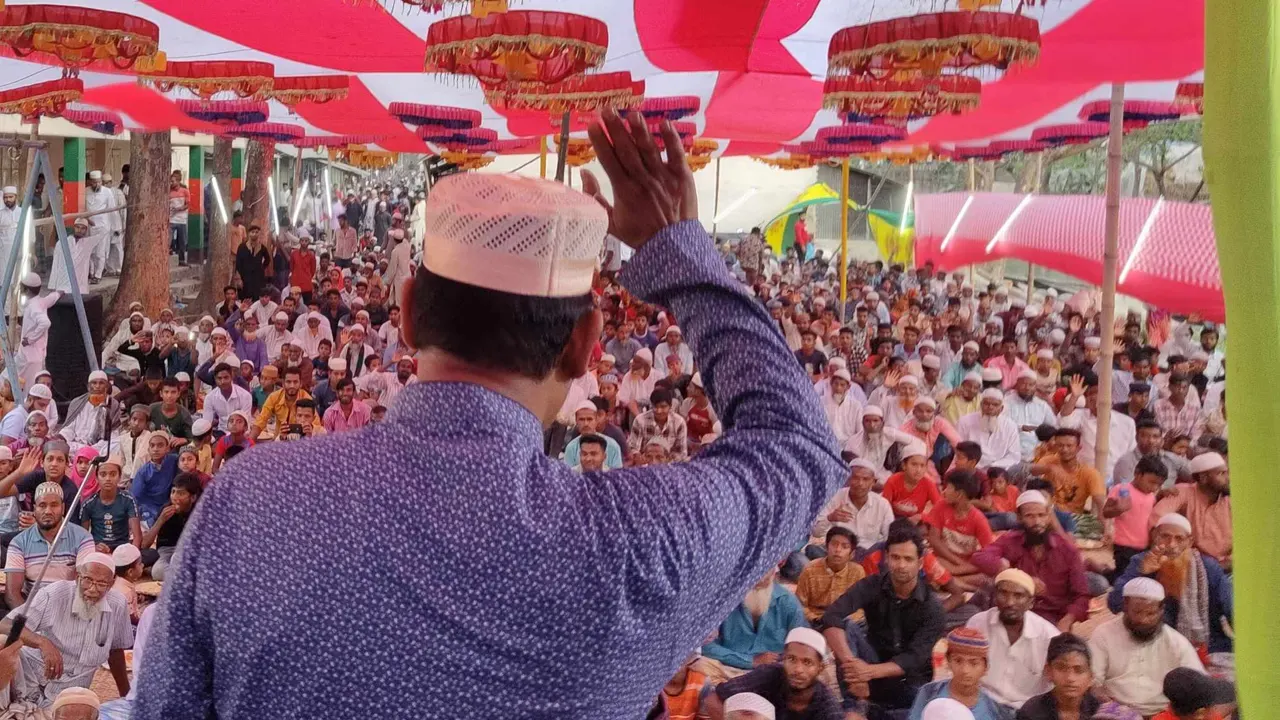 ইফতার মাহফিলে প্রধান অতিথির বক্তব্যে আবু নাসের মুহাম্মদ রহমাতুল্লাহ। ছবি : সংগৃহীত