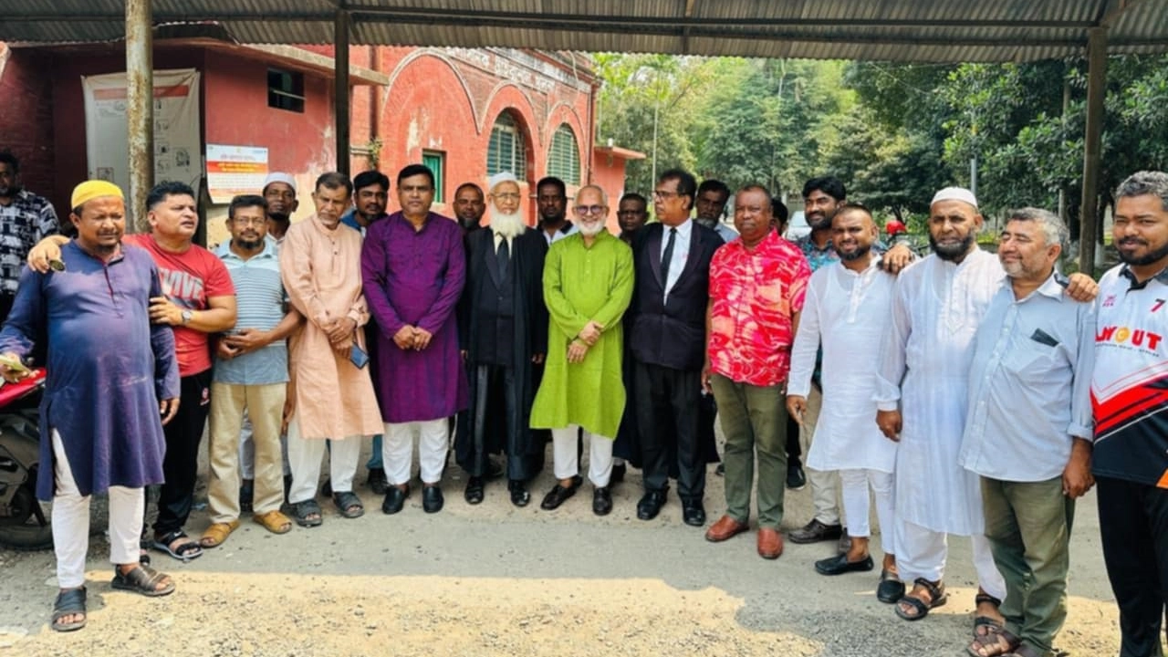 খালাসপ্রাপ্ত বিএনপি নেতাকর্মীরা। ছবি : কালবেলা